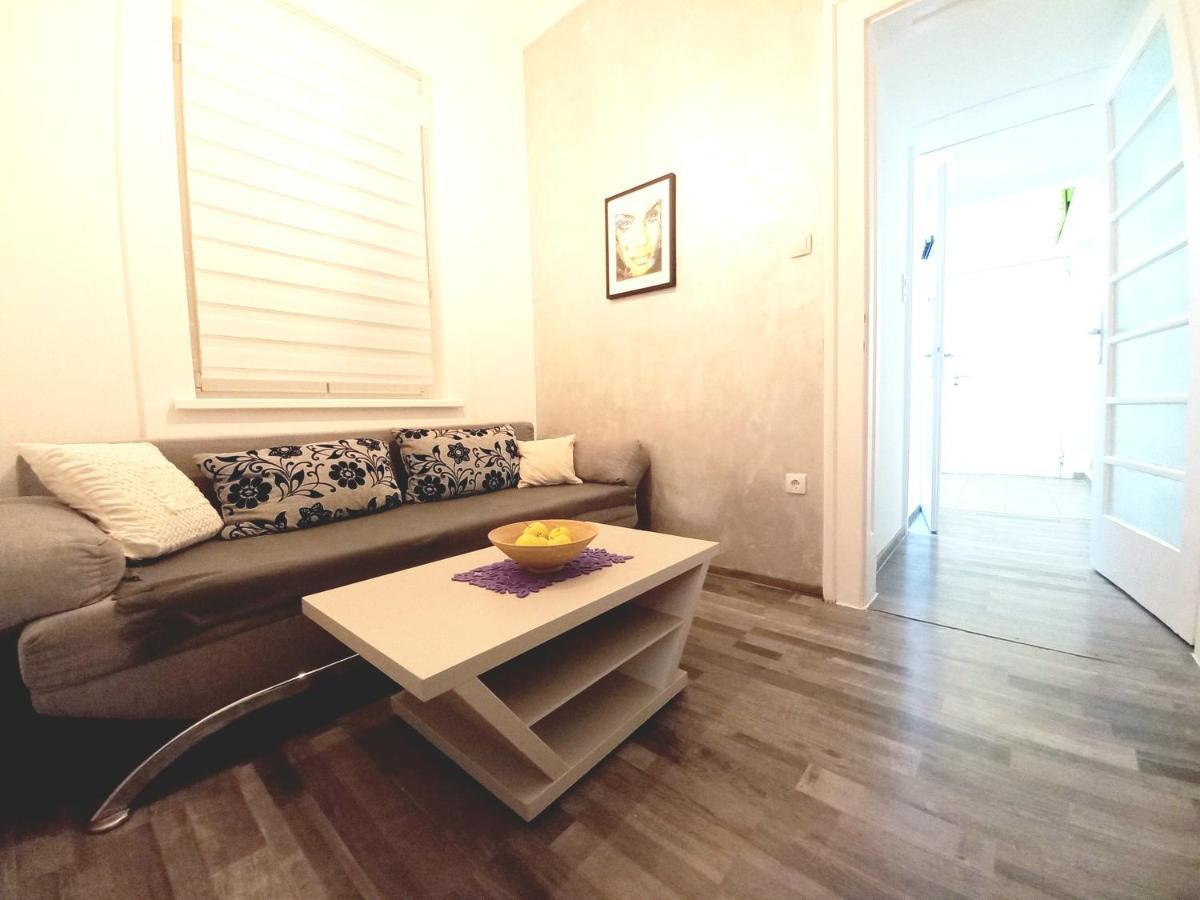 Genius Apartment Belgrado Exterior foto
